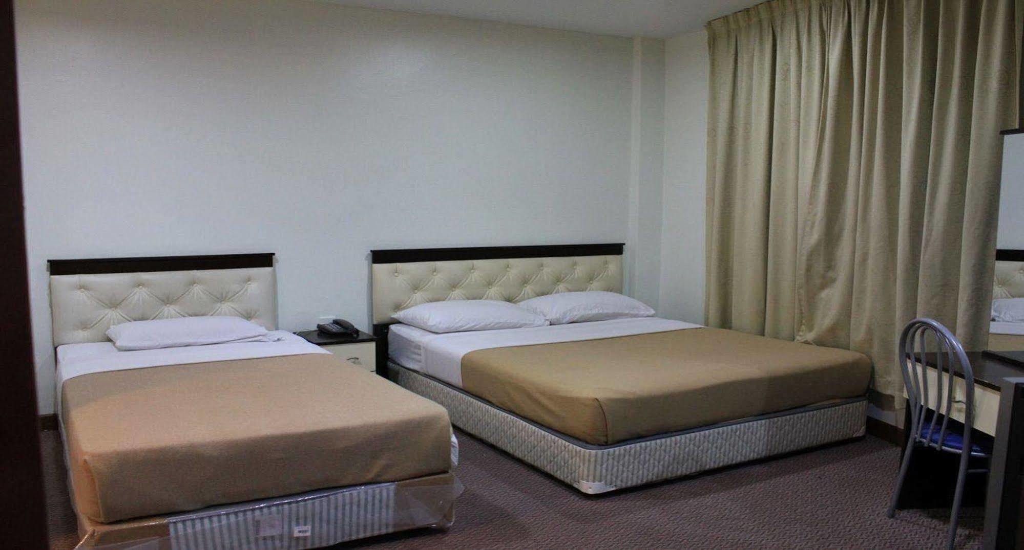 Hotel Qm Inn ملقا المظهر الخارجي الصورة